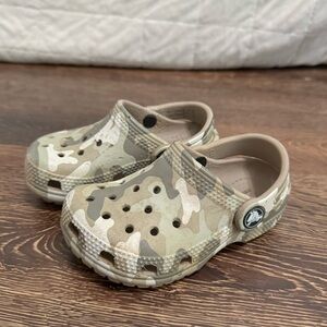 Toddler size 7 crocs